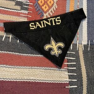 New Orleans Saints slip on pet bandanna